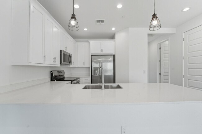 4063 E Amoroso Dr