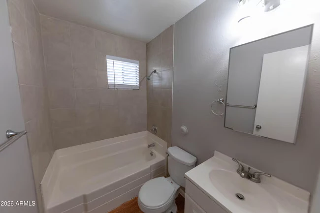 563 N Cherry Mesa, AZ 85201 photo 3