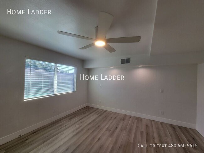 2301 N 27th St Phoenix, AZ 85008 photo 4