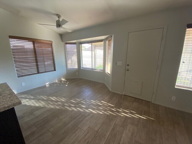 2057 E Devon Rd Gilbert, AZ 85296 photo 5
