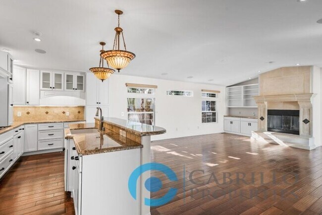 7940 La Jolla Shores Dr San Diego, CA 92037