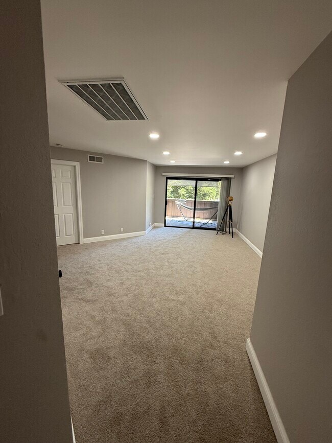 999 W Evelyn Ter Sunnyvale, CA 94086 photo 3