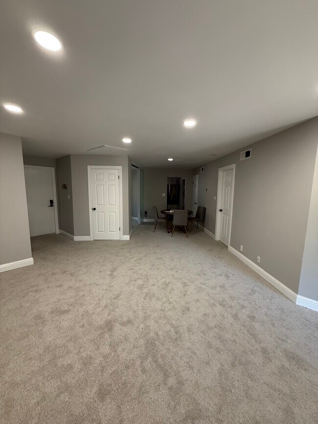 999 W Evelyn Ter Sunnyvale, CA 94086 photo 4