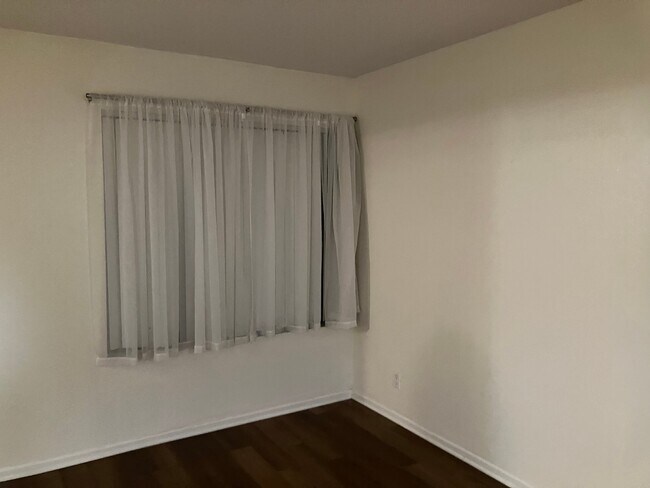 1059 Shadowridge Dr Vista, CA 92081 photo 2