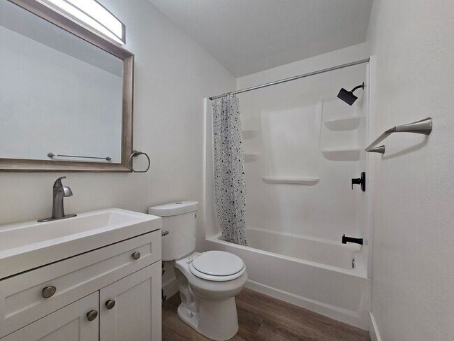 6046 Reo Pl San Diego, CA 92139 photo 4
