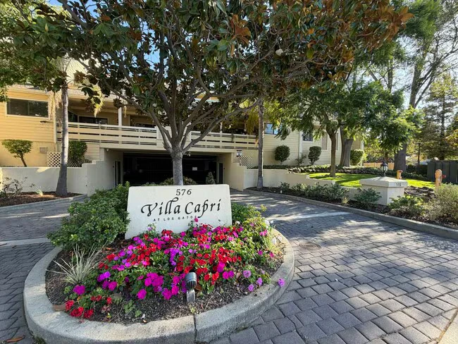 576 W Parr Ave Los Gatos, CA 95032