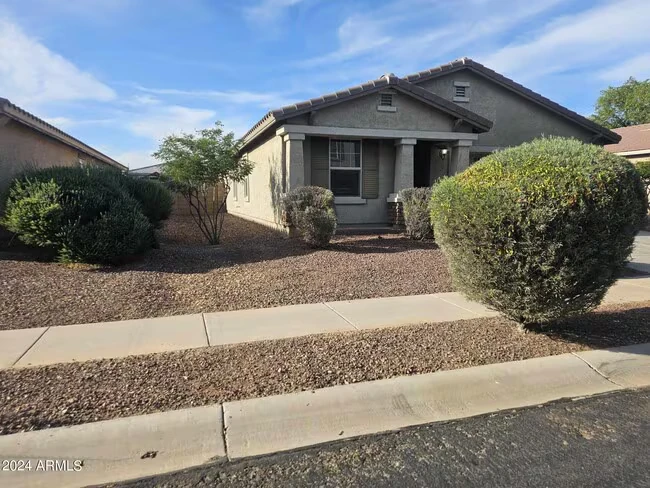 17770 W Red Bird Rd Surprise, AZ 85387 photo 2