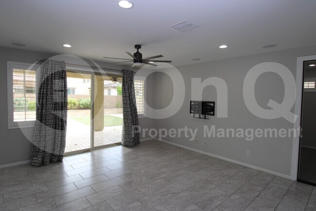 275 E Honeysuckle Pl Chandler, AZ 85286 photo 4