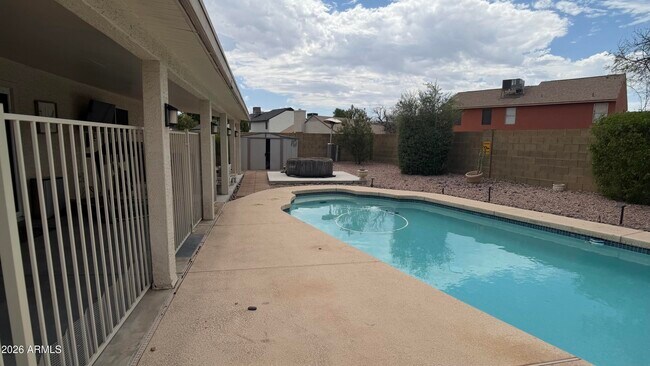 15201 N 61st Ave Glendale, AZ 85306 photo 4