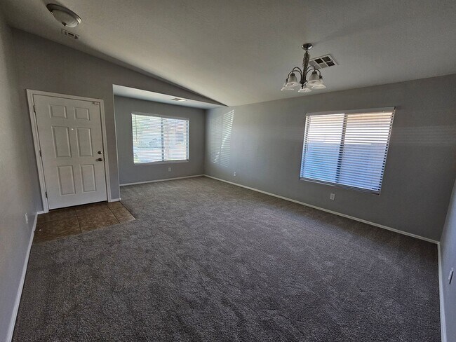 45360 W Woody Rd Maricopa, AZ 85139 photo 3