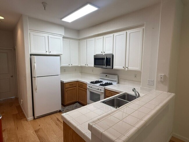 448 Marina Way Richmond, CA 94801 photo 2