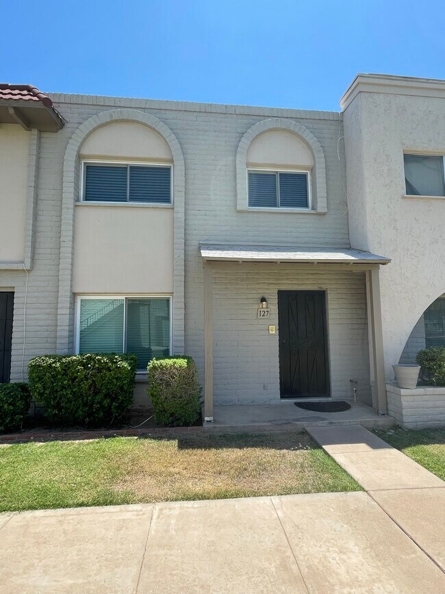 225 N STANDAGE UNIT 139 photo 3