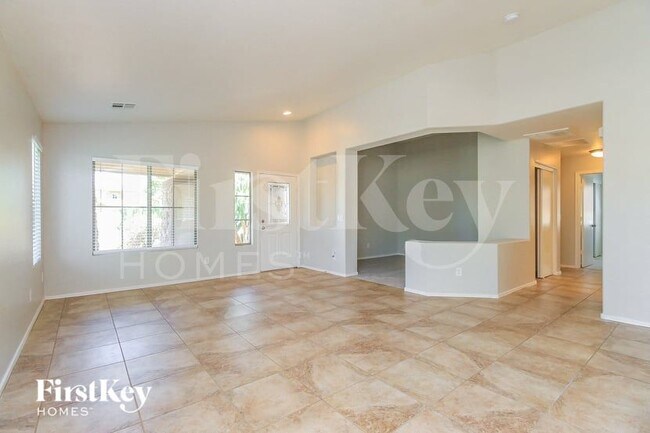 2647 W Canyon Way San Tan Valley, AZ 85142 photo 3