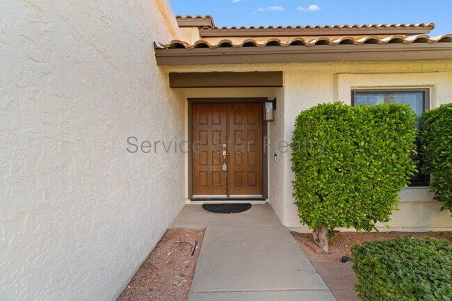 439 E Barbara Dr Tempe, AZ 85288 photo 3