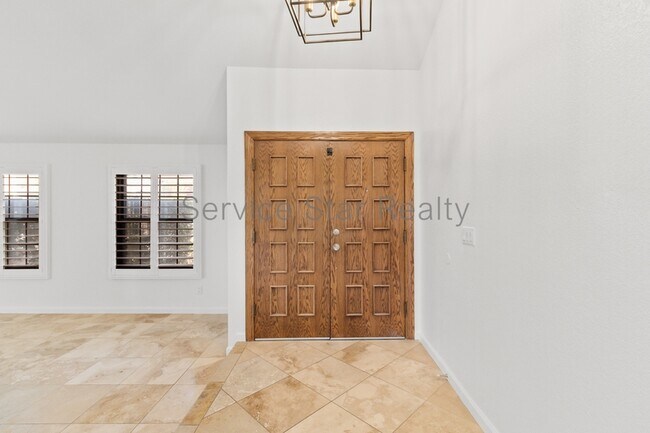 439 E Barbara Dr Tempe, AZ 85288 photo 4