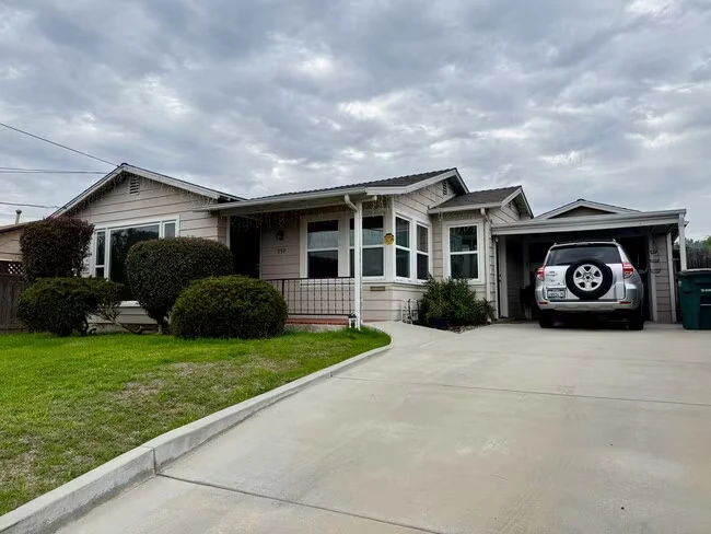 859 W Renette Ave El Cajon, CA 92020