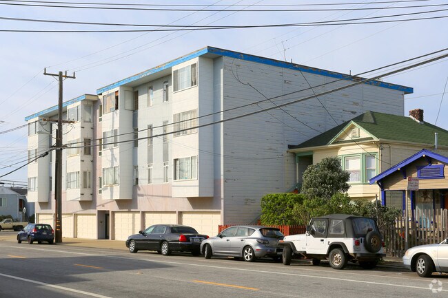 4350 Kirkham St photo 2