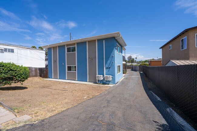 3519 Gracia Paseo photo 5