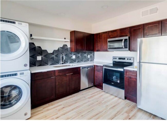813 E Marlette Ave Phoenix, AZ 85014 photo 5