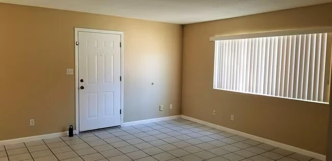 700 W University Dr Tempe, AZ 85281 photo 2