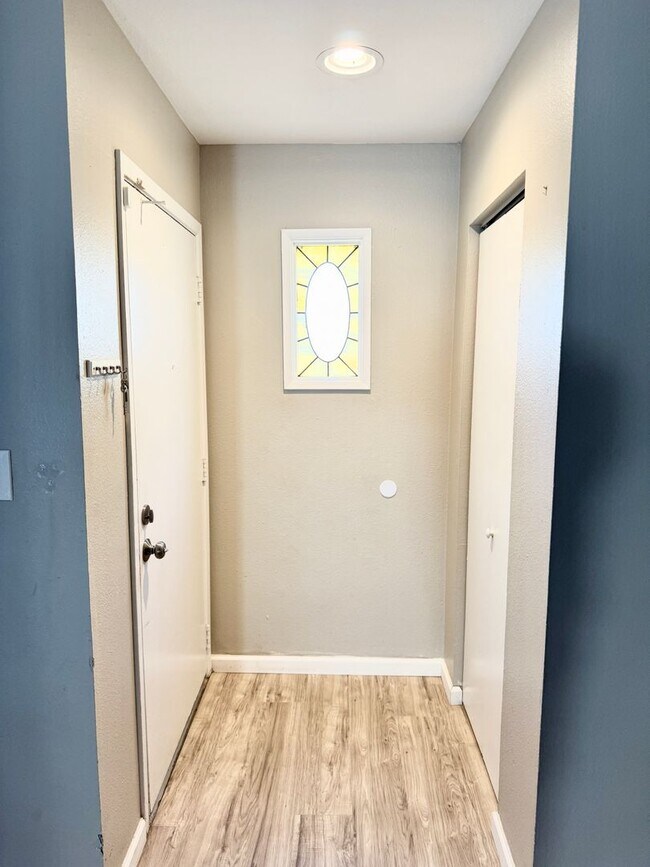 1425 E Desert Cove Ave Phoenix, AZ 85021 photo 4