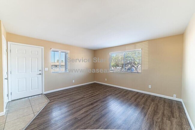735 E Hazel Dr Phoenix, AZ 85042 photo 5