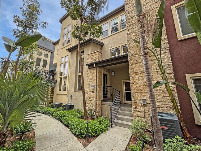7960 Modern Oasis Dr photo 2