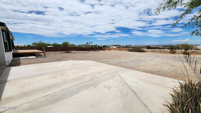 9647 S 30th Dr photo 4