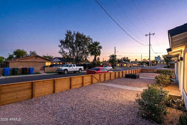 2444 E Willetta St Phoenix, AZ 85008 photo 3