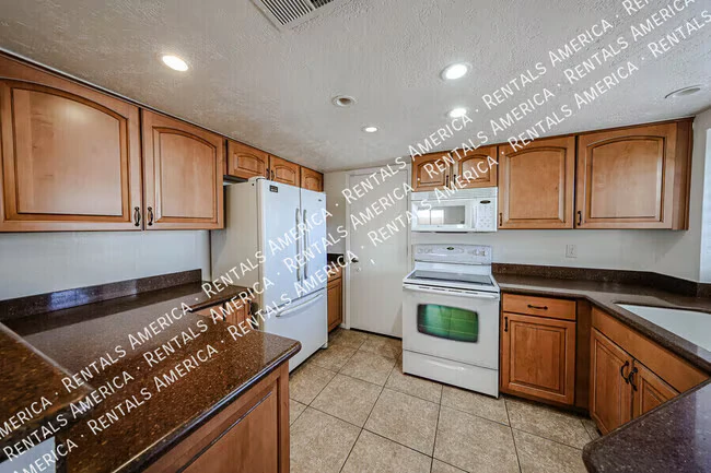 3301 E Wescott Dr Phoenix, AZ 85050 photo 3