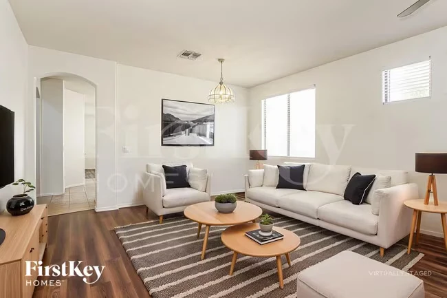 2715 E Carson Rd Phoenix, AZ 85042 photo 3