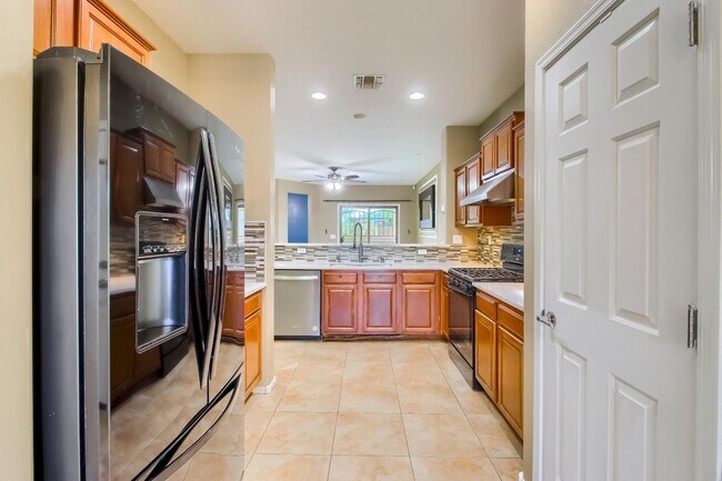 1735 W Straight Arrow Ln Phoenix, AZ 85085 photo 3