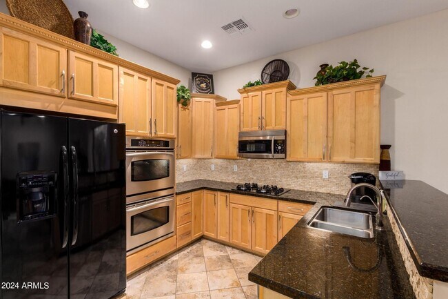 3103 W Sentinel Rock Rd Phoenix, AZ 85086 photo 4