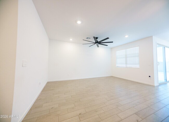 35215 W Marin Ave Maricopa, AZ 85138 photo 3