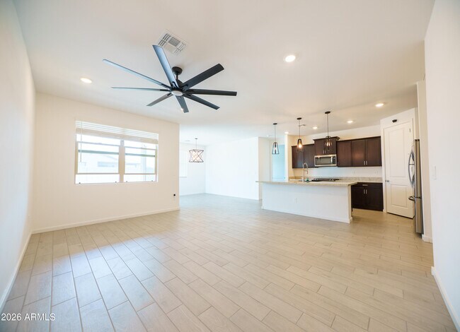 35215 W Marin Ave Maricopa, AZ 85138 photo 2
