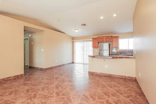 305 E Gardenia Dr Avondale, AZ 85323 photo 4