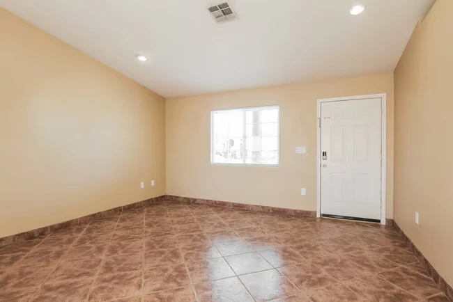 305 E Gardenia Dr Avondale, AZ 85323 photo 5