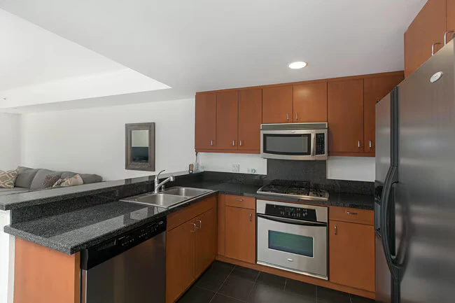 875 G St San Diego, CA 92101 photo 4