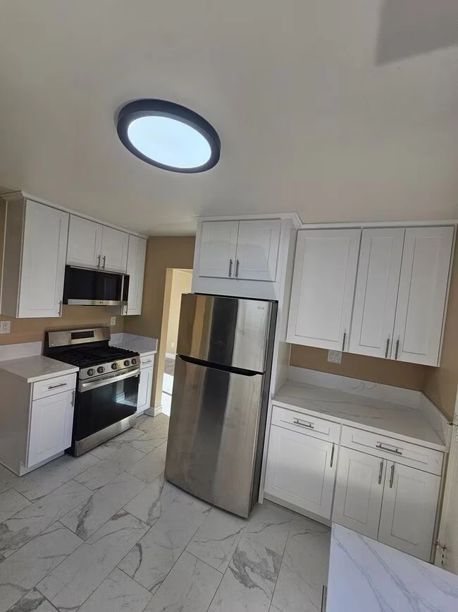 691 Graves Ave El Cajon, CA 92021 photo 3