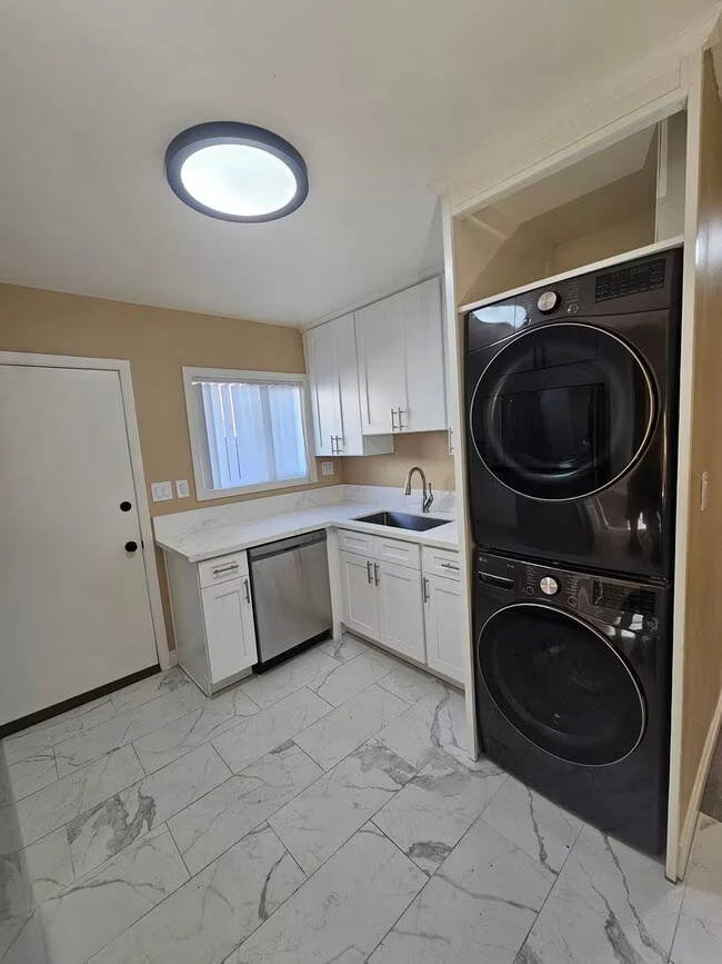 691 Graves Ave El Cajon, CA 92021 photo 5