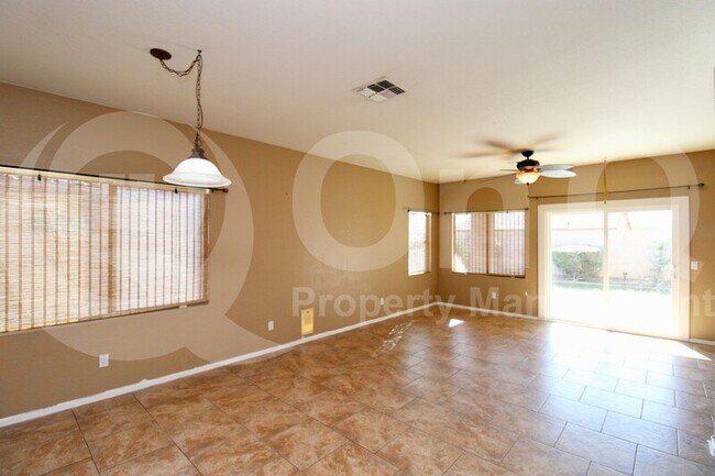 15977 W Gelding Dr Surprise, AZ 85379 photo 4