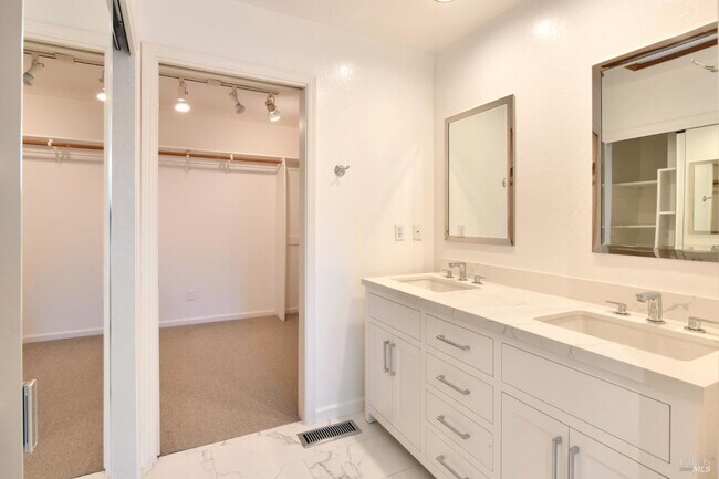 12 Greenfield Ct Mill Valley, CA 94941 photo 2