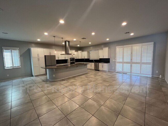 16031 W Cameron Dr Surprise, AZ 85379 photo 2