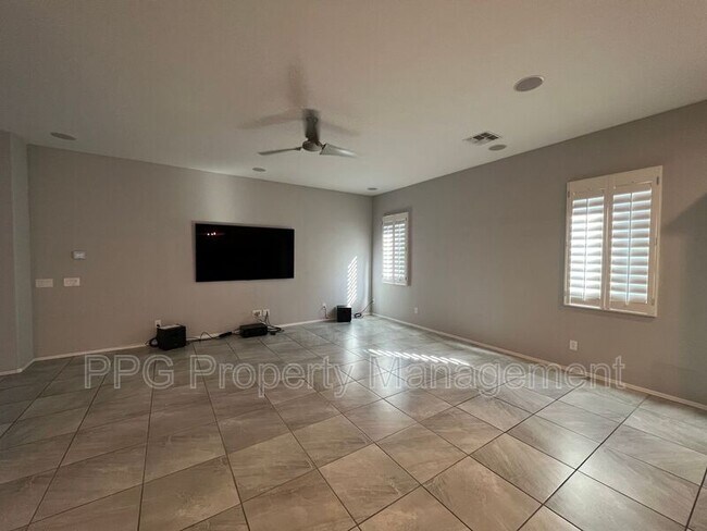 16031 W Cameron Dr Surprise, AZ 85379 photo 3