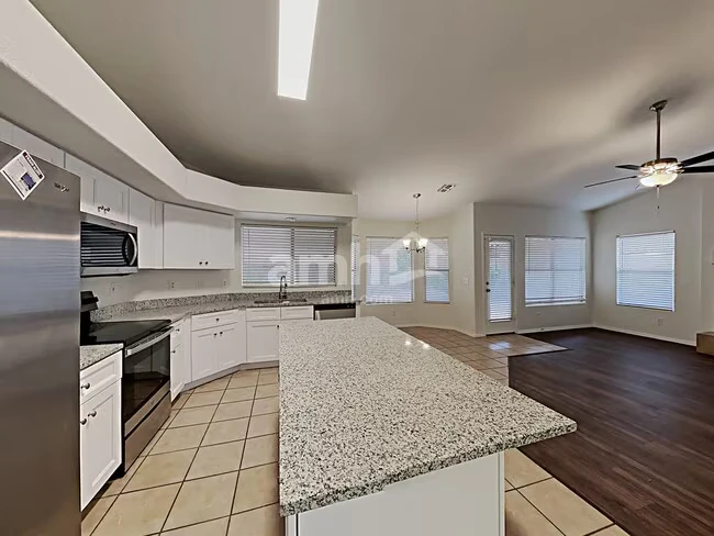 12723 W Edgemont Ave Avondale, AZ 85392 photo 4