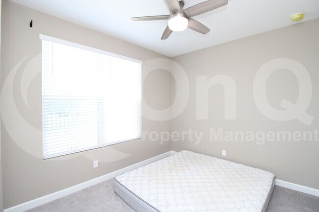 8035 S 44th Gln Phoenix, AZ 85339 photo 5