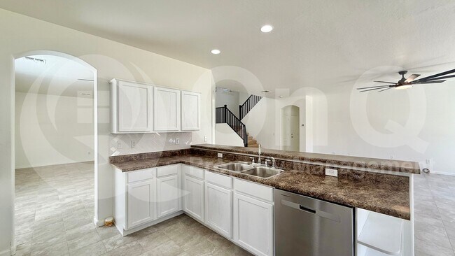 1613 S 174th Ln Goodyear, AZ 85338 photo 3