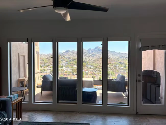1057 E Butler Dr Phoenix, AZ 85020 photo 2