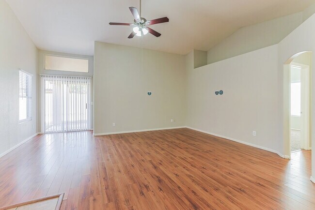 2625 S 156th Ave Goodyear, AZ 85338 photo 3