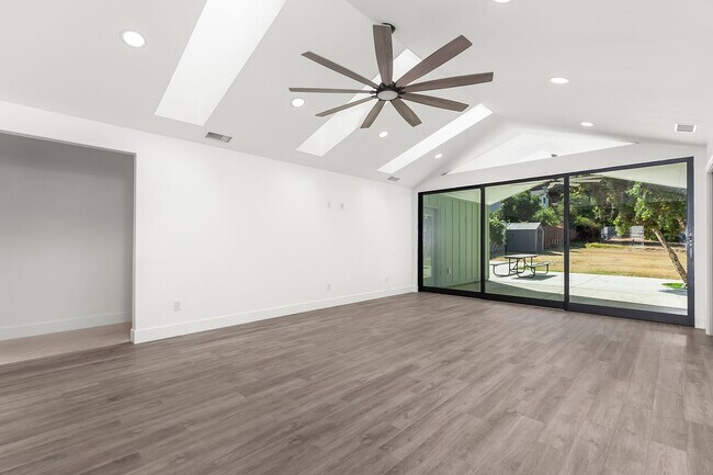 7843 Quince St La Mesa, CA 91941 photo 3